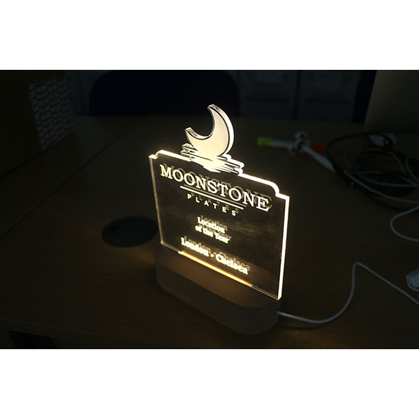 P112 15 x 4.5cm LED Clear Acrylic Award