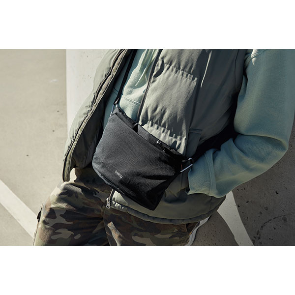 P062 Bellroy Lite Sacoche Crossbody Bag