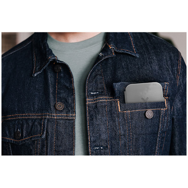 P012 Xtorm 15W Foldable 2-in-1 Wireless Travel Charger