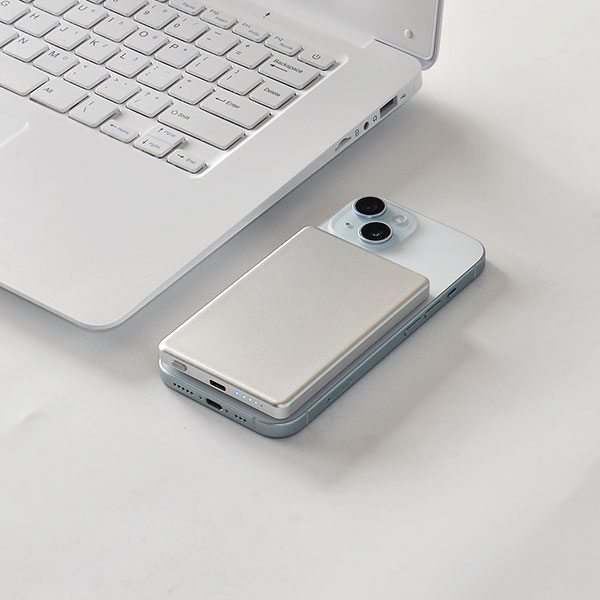 P018 AluSlim 5000mAh Slim MagSafe Powerbank - Engraved