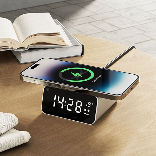 P030 Xoopar Reddi Travel Clock
